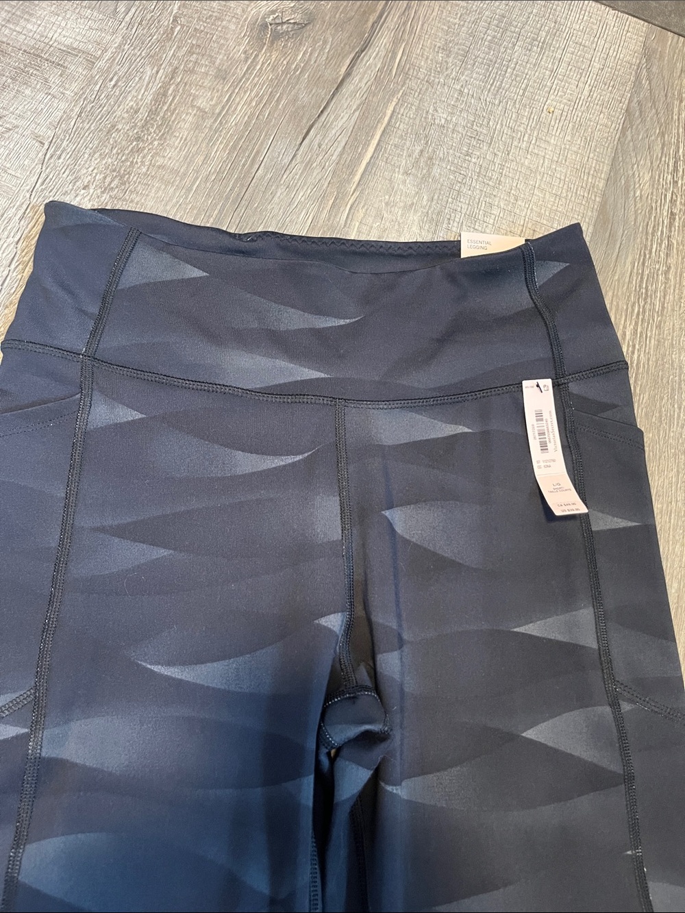 Victoria's Secret Black Tonal Patterned Leggings NEW Women’s Sz L